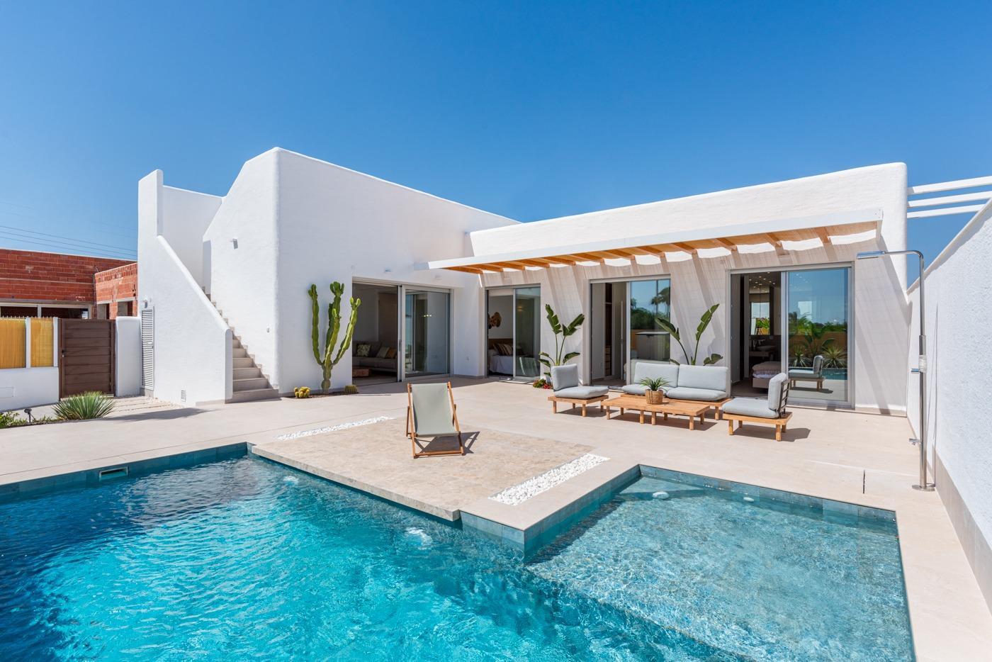 FANTASTICA VILLA DE OBRA NUEVA EN BENIJOFAR, COSTA BLANCA SUR