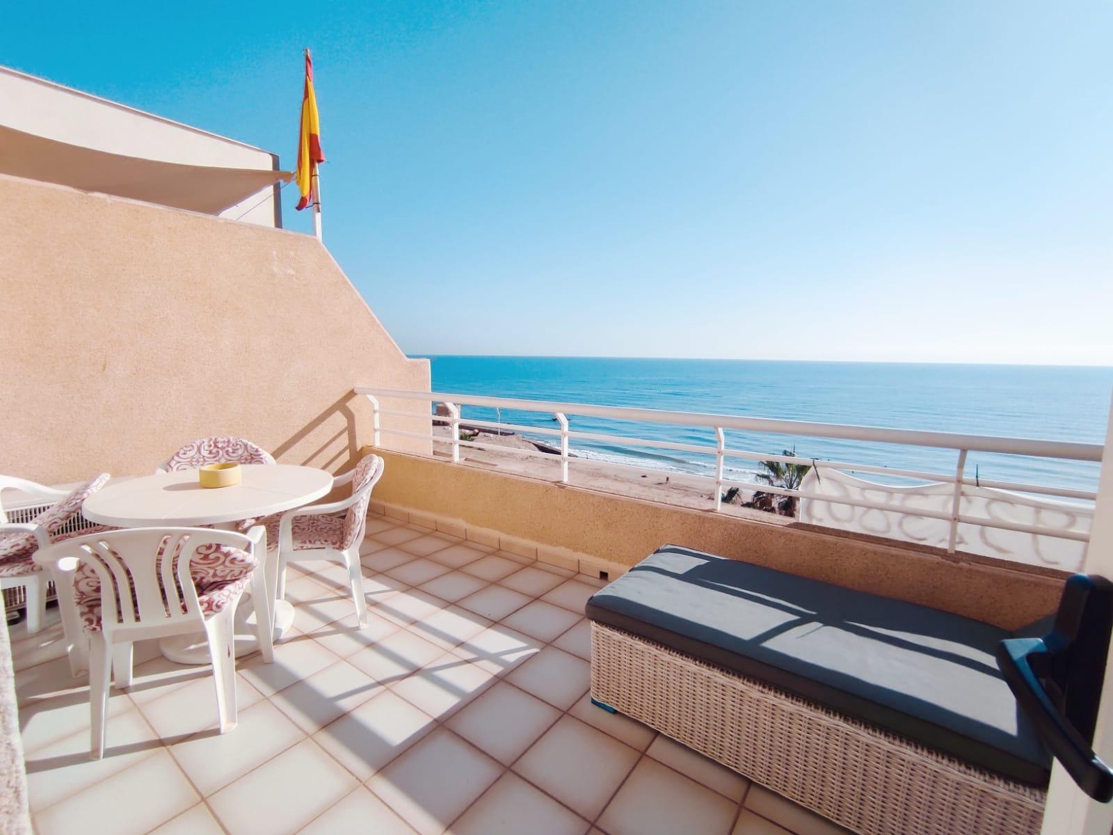 Fantástico ático en primera línea de playa en La Mata, Alicante, Costa Blanca